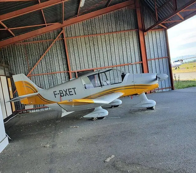 1975 Robin DR-400/108 Dauphin 2 plus 2