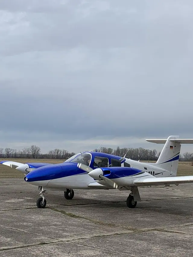1981 Piper PA-44-180T Turbo Seminole