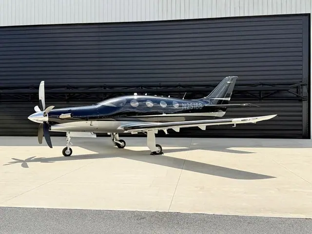 2025 Epic E1000 AX