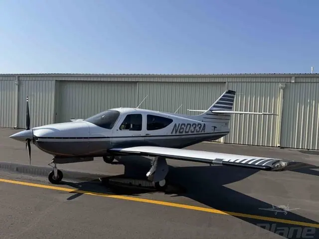 1994 Commander 114B