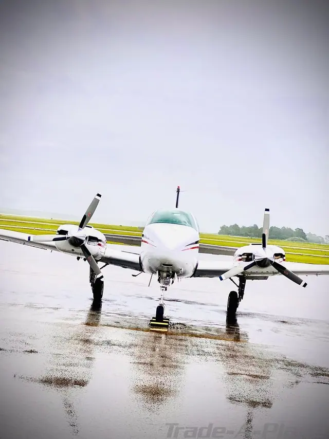 1972 Beechcraft B58 Baron