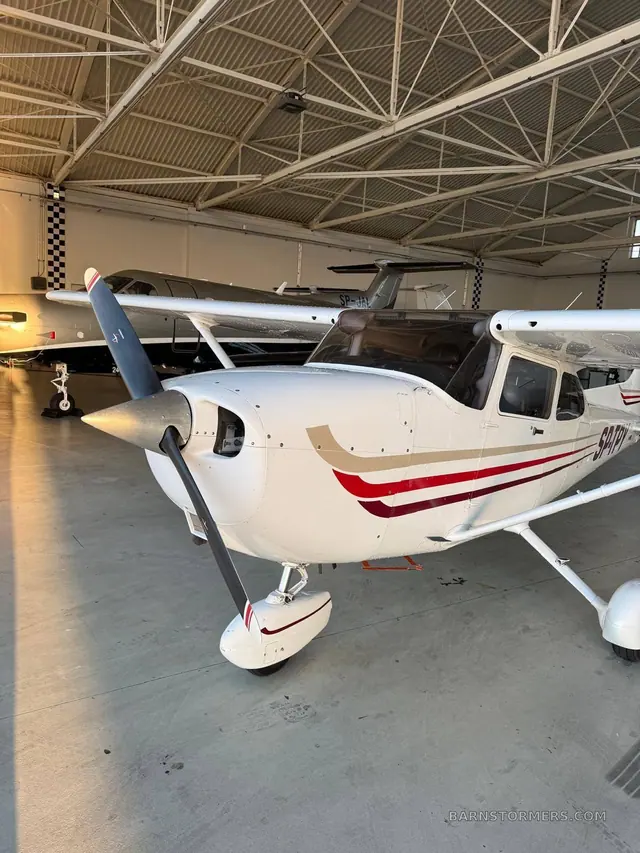 2003 Cessna 172S Skyhawk Sp
