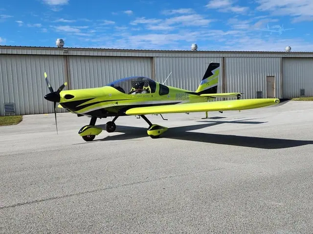 2025 Tomark Aero Viper SD4 (N881EA)