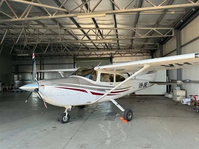 2005 Cessna 182
