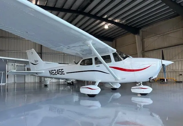 2000 Cessna 172S Skyhawk SP