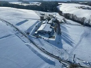 2007 Robinson Heliport mit Reitanlage in Oberbayern 7,8 ha Alleinlage