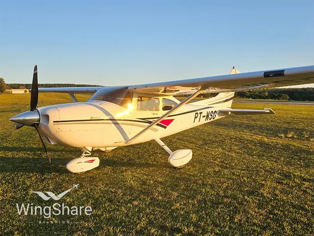 Cessna 182 C182S 1998