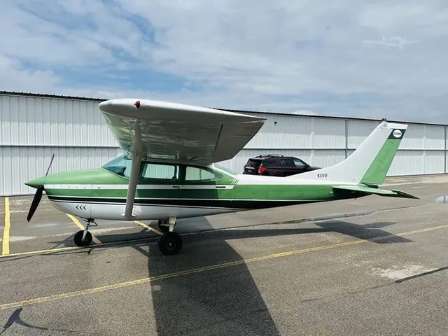1966 Cessna 182 Skylane