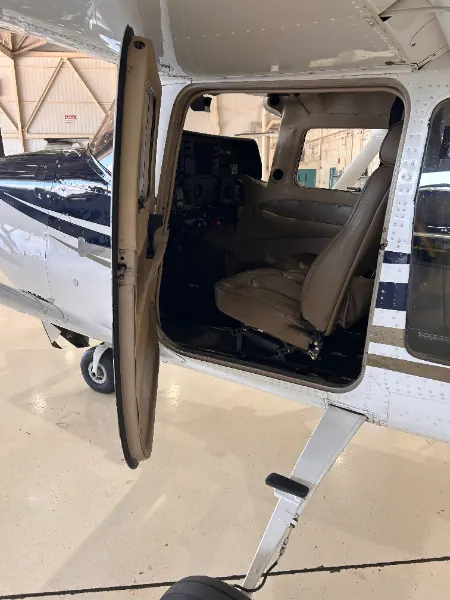 2005 Cessna 206H SN: 20608230, photo 2
