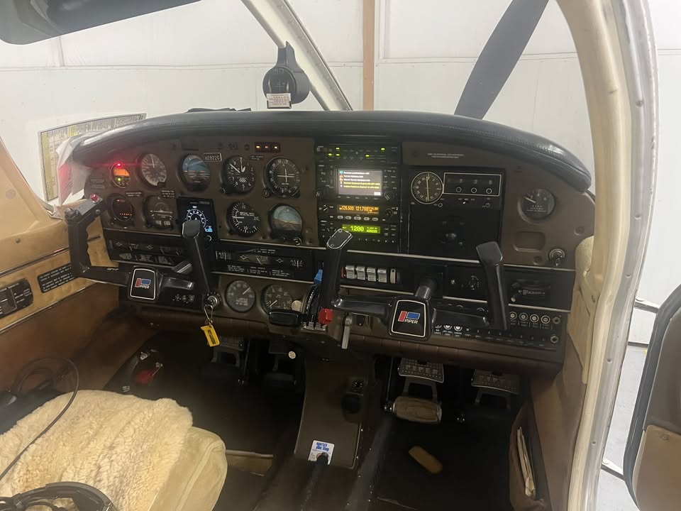 1979 Piper dakota, PA-28-236, photo 4
