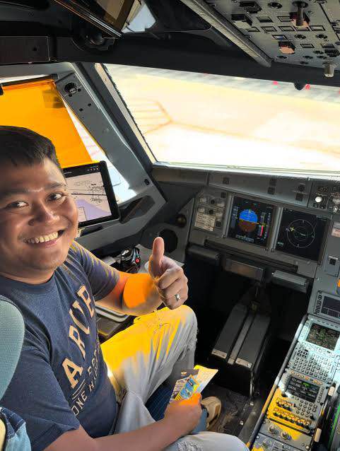Airplane, photo 2