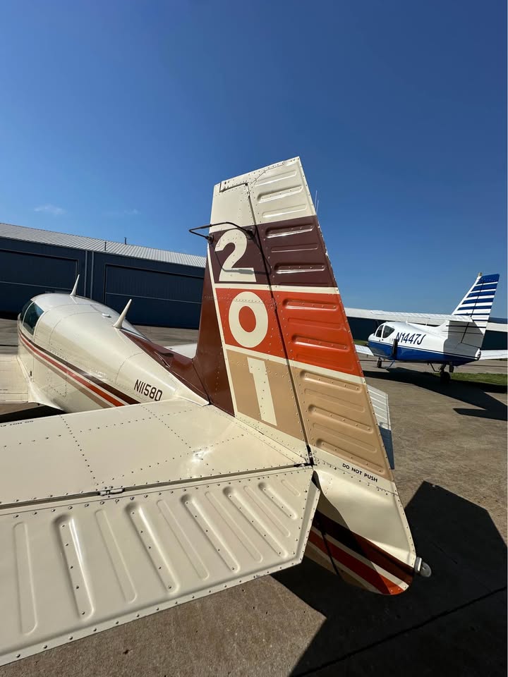 1982 Mooney M20J, photo 4