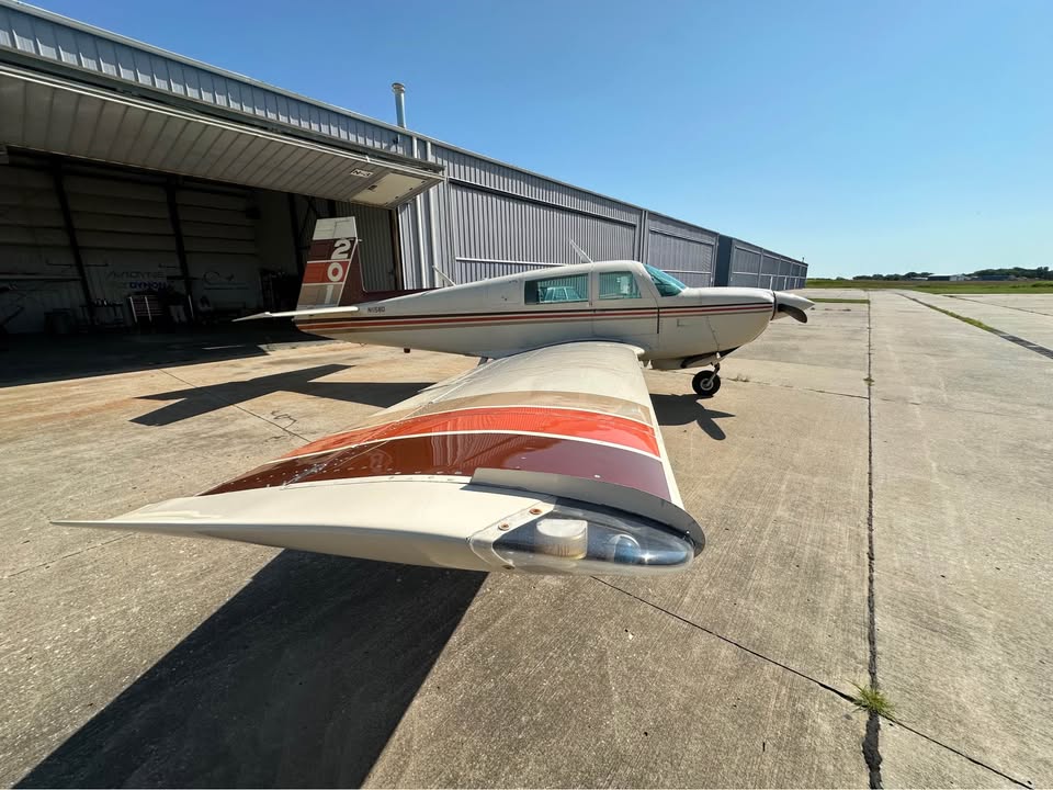 1982 Mooney M20J, photo 2