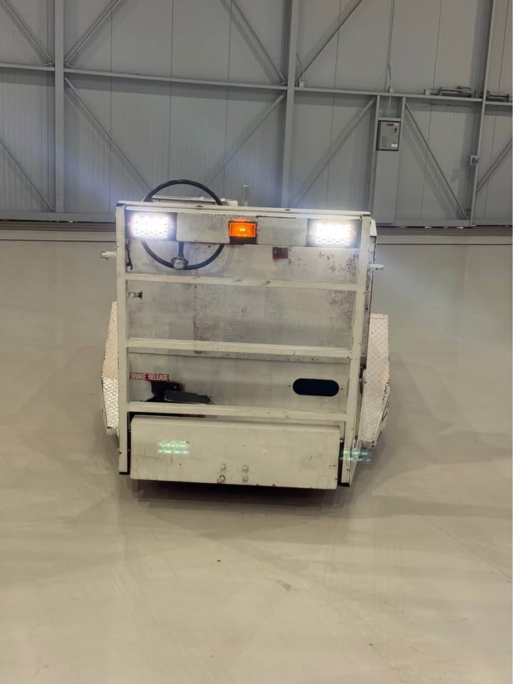 2000 Lektro Ap8750B Aircraft Tug, photo 6