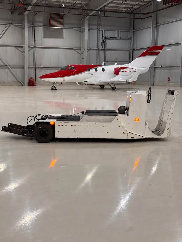 2000 Lektro Ap8750B Aircraft Tug, photo 3