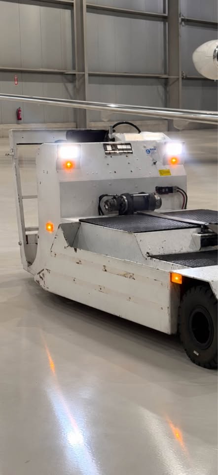 2000 Lektro Ap8750B Aircraft Tug, photo 5