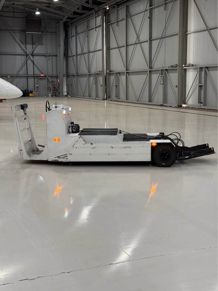 2000 Lektro Ap8750B Aircraft Tug, photo 2