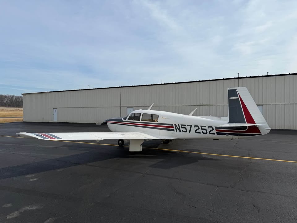 1984 Mooney M20J 201, photo 3