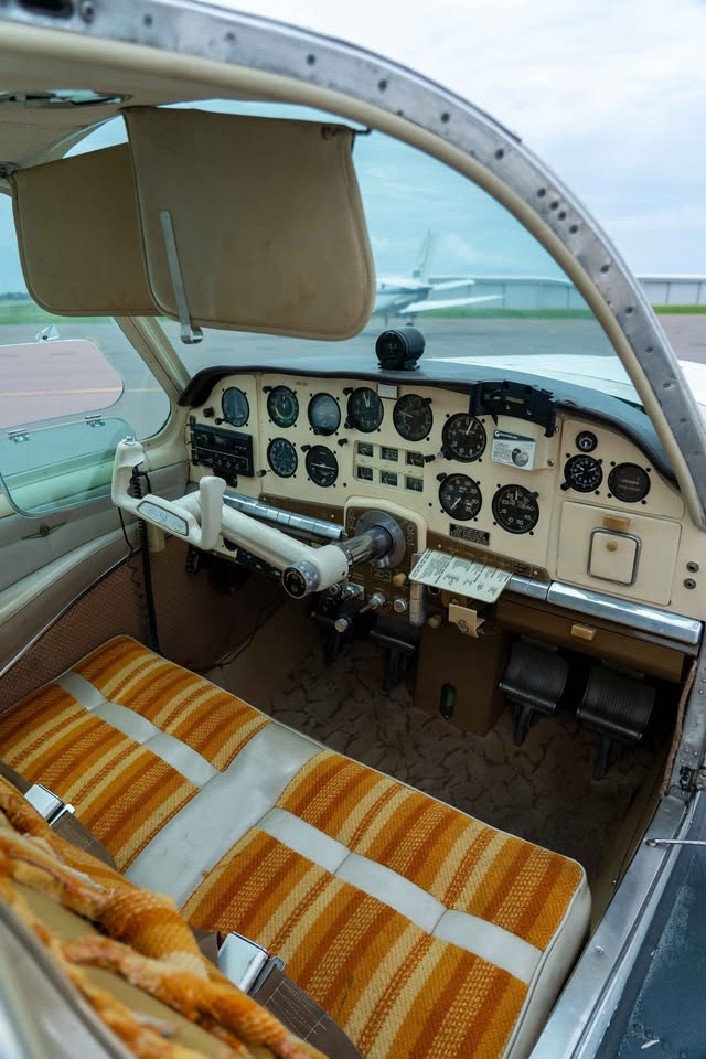 1947 Beechcraft 35 bonanza, photo 17
