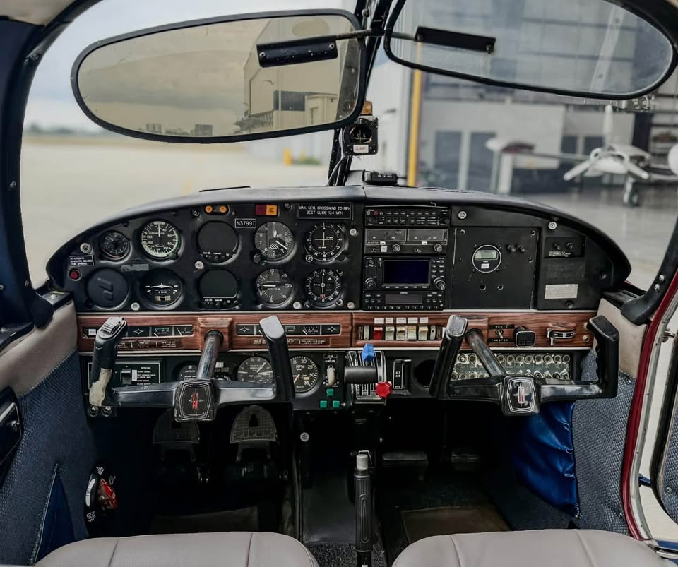 1967 Piper Arrow PA-28R-180, photo 10