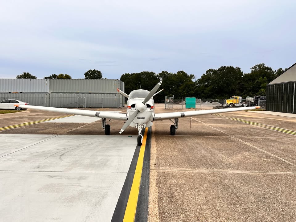 Beechcraft Bonanza V-Tail, photo 2