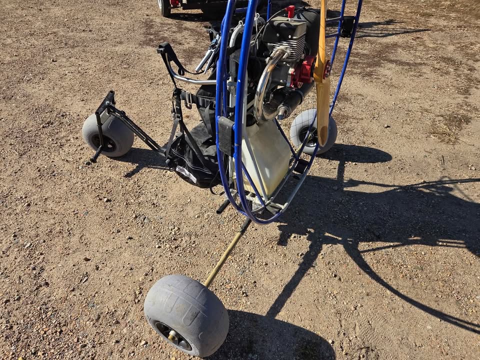 Paramotor / paraglider, photo 2