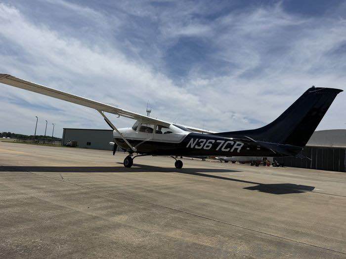 1982 Cessna 182RG, photo 2