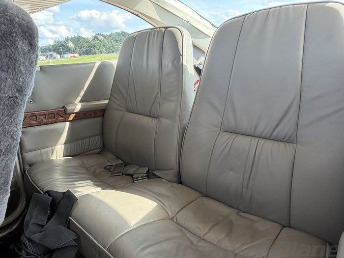 1982 Cessna 182RG, photo 7