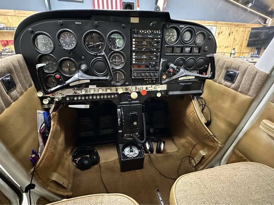 1967 Cessna 172h, photo 6