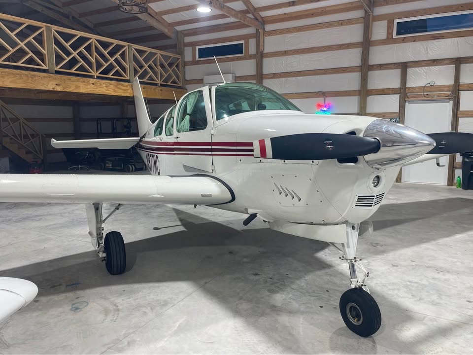 1965 Beechcraft Debonair C-33, photo 3