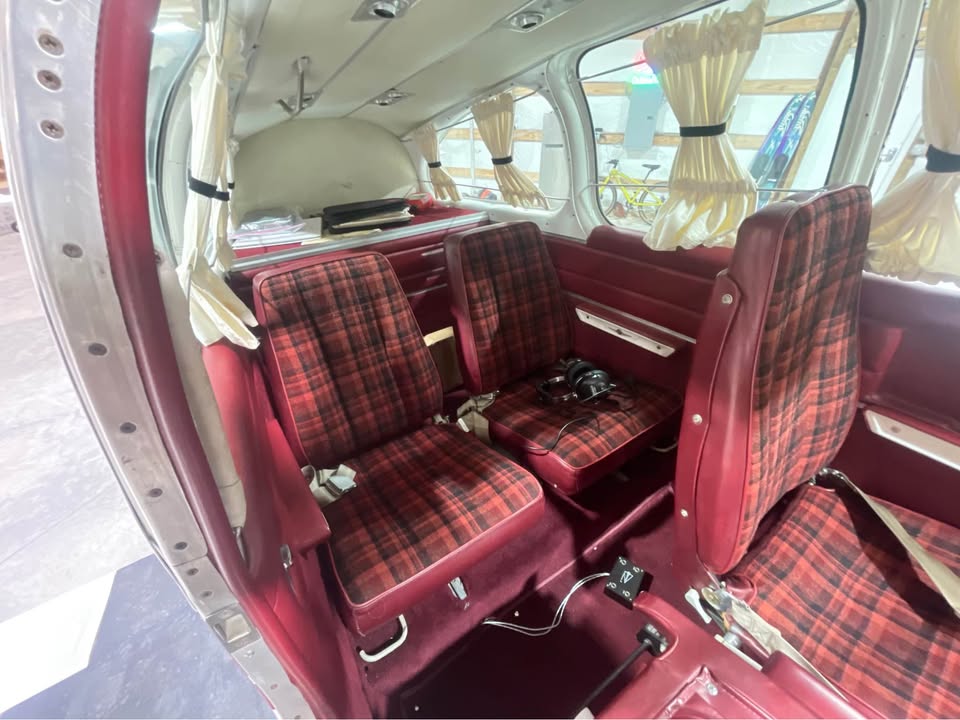 1965 Beechcraft Debonair C-33, photo 10