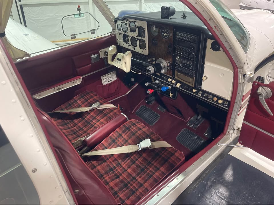 1965 Beechcraft Debonair C-33, photo 9