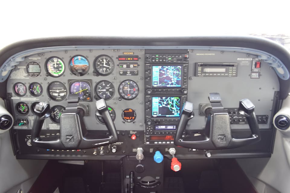 2000 Cessna 182S, photo 6