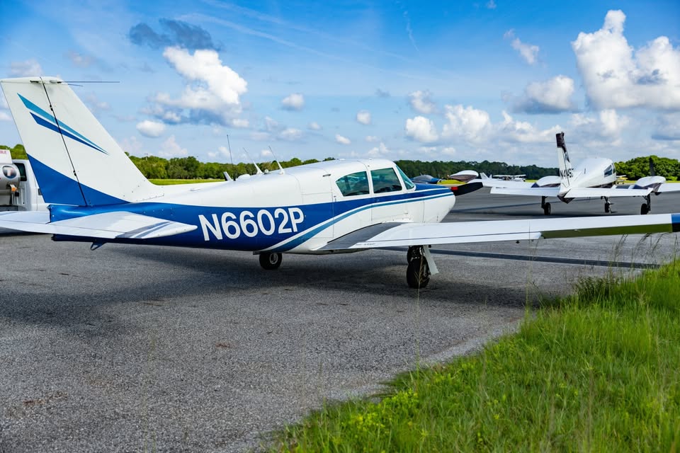 1960 Piper PA-24-180 comanche, photo 2
