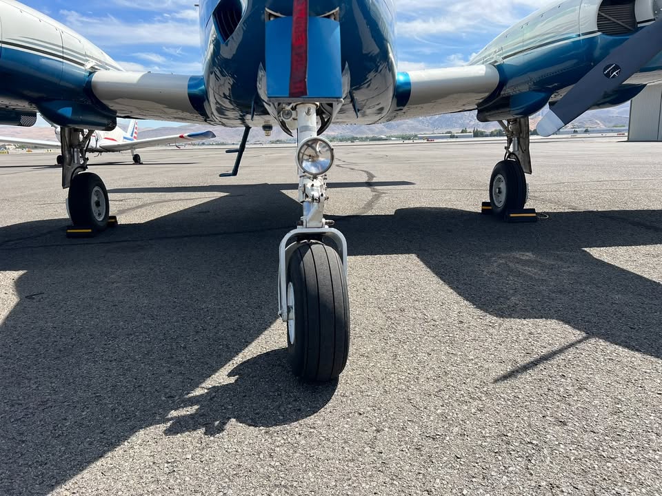 1966 Cessna 310K, photo 2