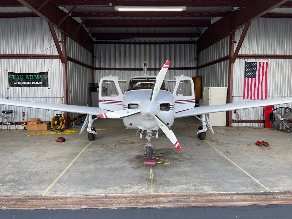 Rockwell Commander 112, photo 2