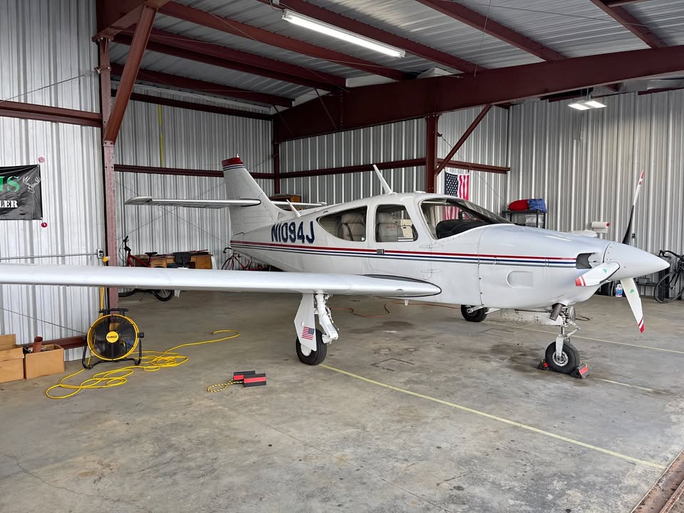 Rockwell Commander 112, photo 1