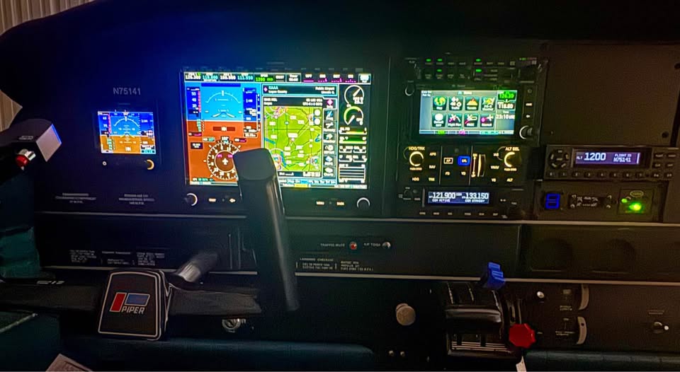 Aircraft - Piper Cherokee 6 - 260, photo 5