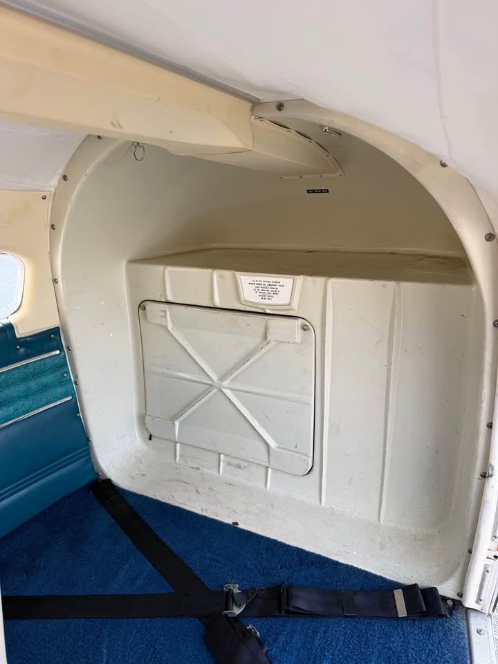 Aircraft - Piper Cherokee 6 - 260, photo 10