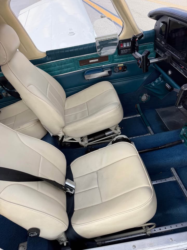 Aircraft - Piper Cherokee 6 - 260, photo 7