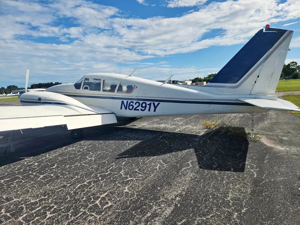 1967 Piper PA-23-250, photo 1