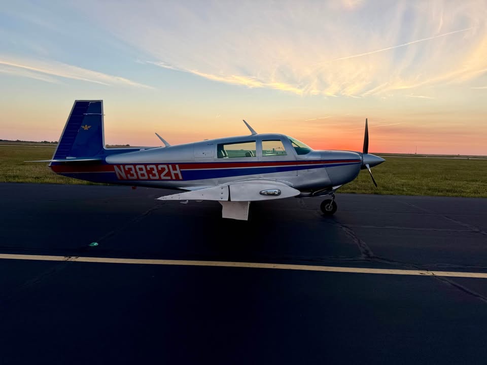 1980 Mooney M20J 201, photo 2