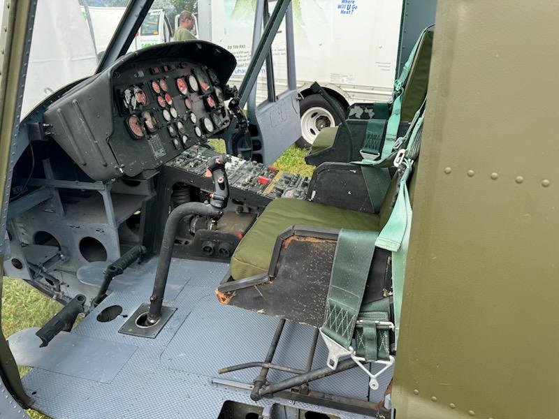 Huey-UH-1 Helicopter Cockpit Assembly, photo 4