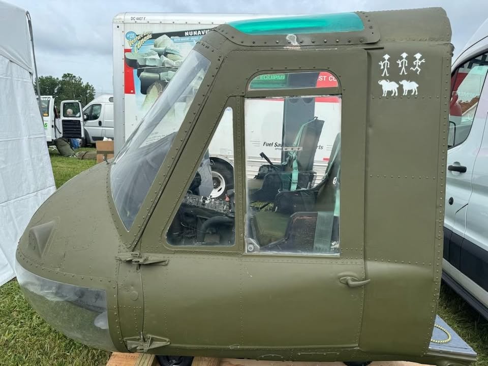 Huey-UH-1 Helicopter Cockpit Assembly, photo 1