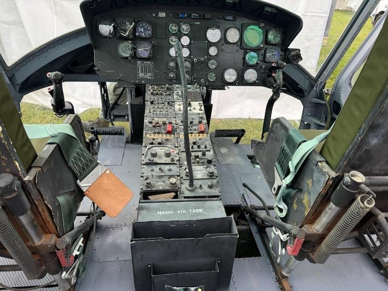 Huey-UH-1 Helicopter Cockpit Assembly, photo 3