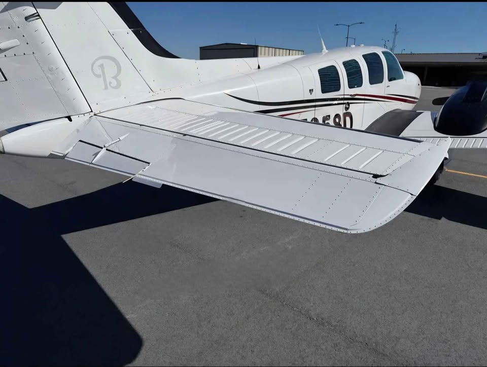 1993 Beechcraft Beech 58 Baron, photo 4