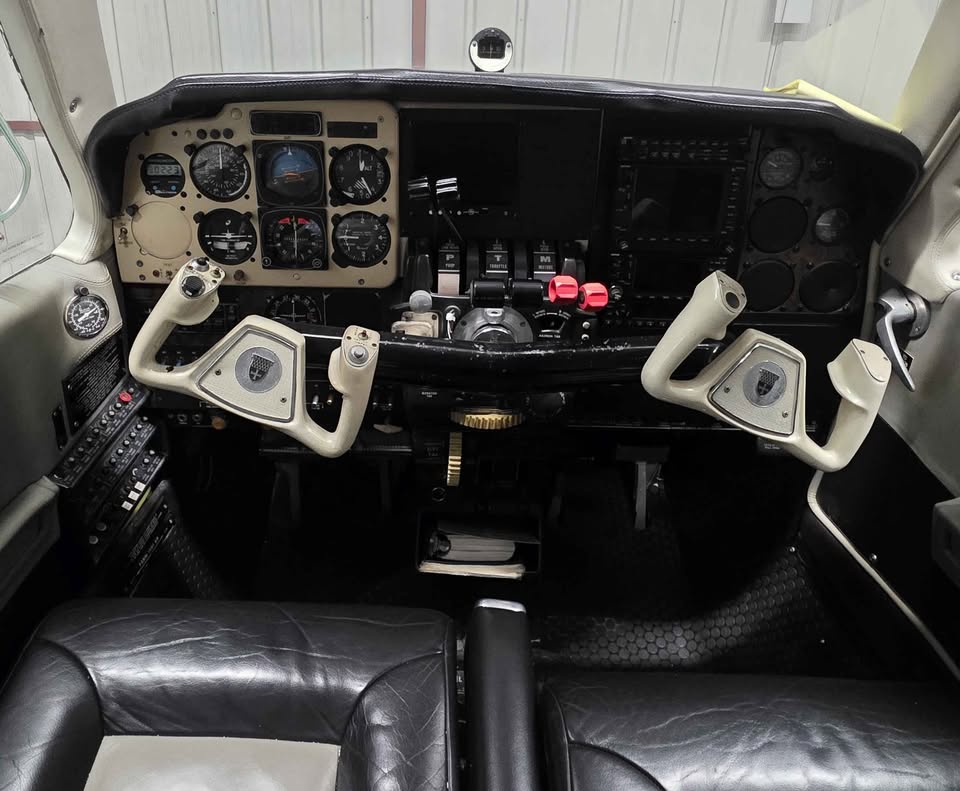 1993 Beechcraft Beech 58 Baron, photo 8