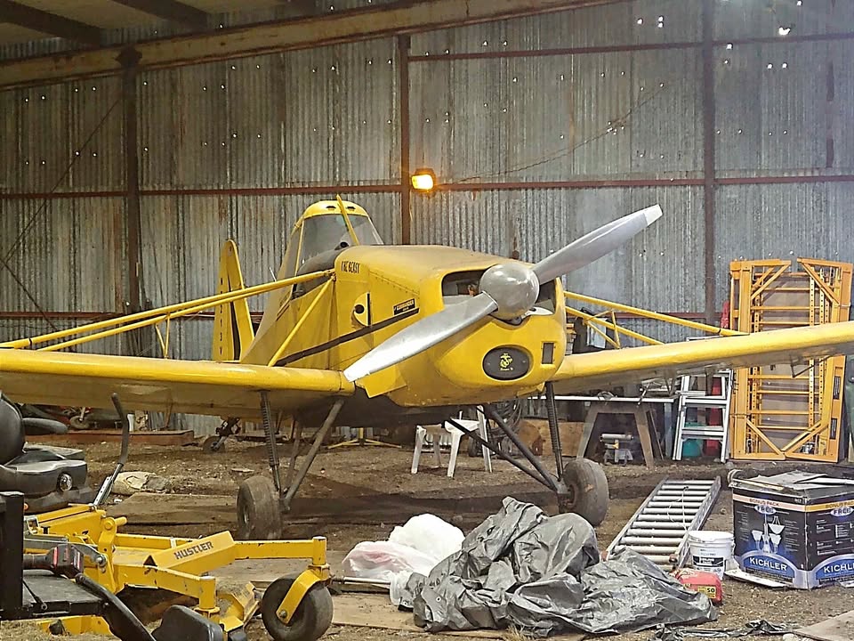 Airplane, photo 1
