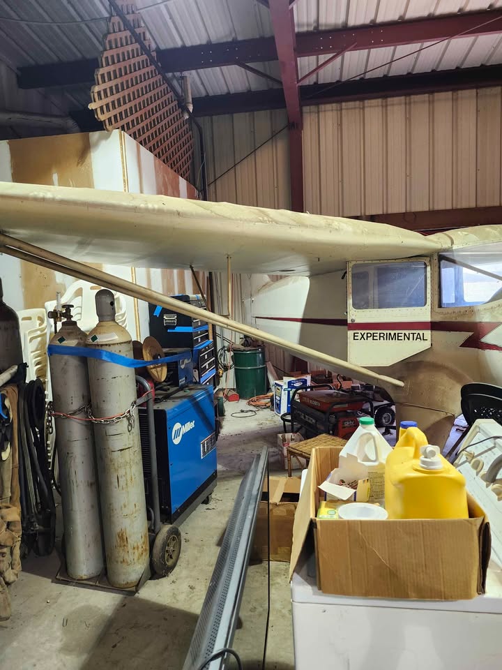 Replica of a gold wing airplane, fully operational, photo 5