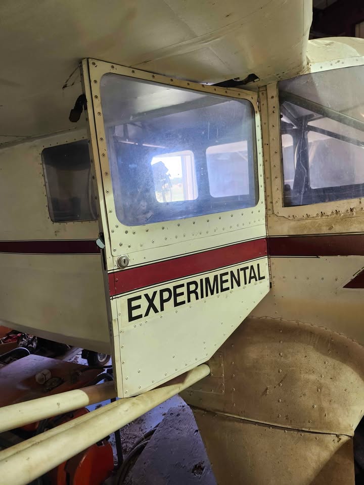 Replica of a gold wing airplane, fully operational, photo 2